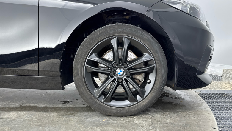 BMW 2 Series 218i Sport 4dr DCT Petrol Saloon